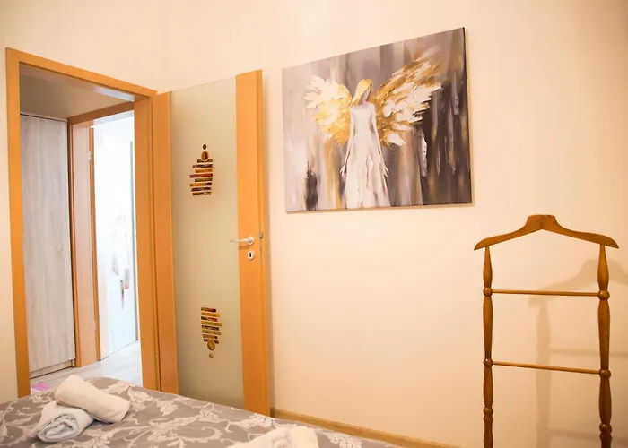 Seek And Hide - Ilse's Hideaway